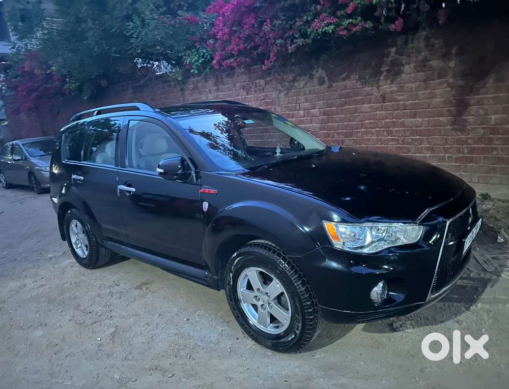 Mitsubishi Outlander Petrol 2012