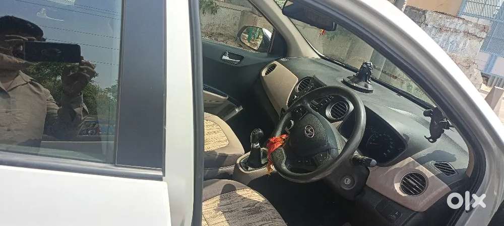 Hyundai Xcent Petrol 2015 Model 11 Mahina