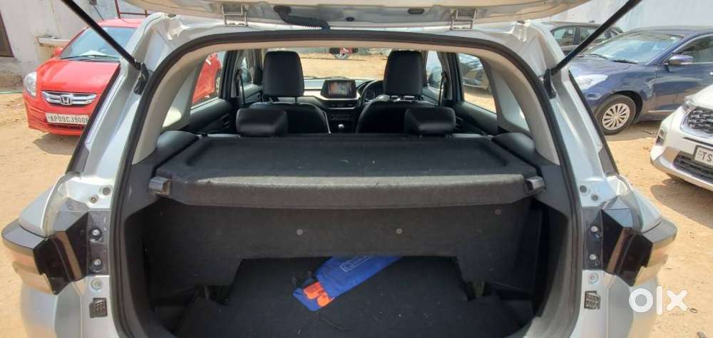 Maruti Suzuki Vitara Brezza 1.5 Vxi, 2023, Cng & Hybrids