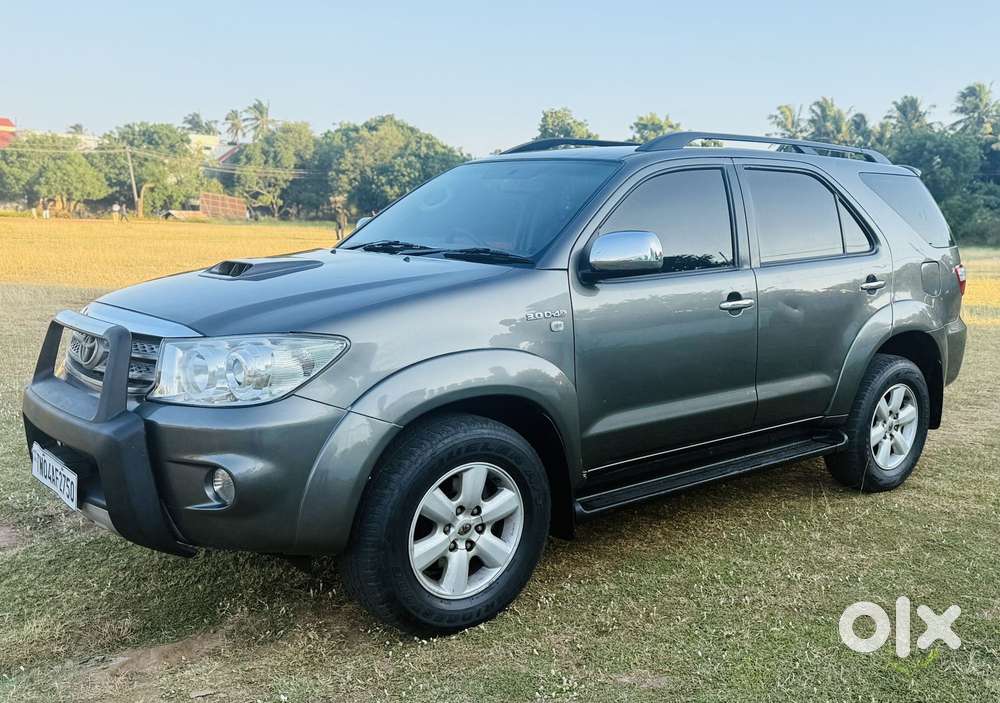 Toyota Fortuner 4x4 Manual Limited Edition, 2010, Diesel