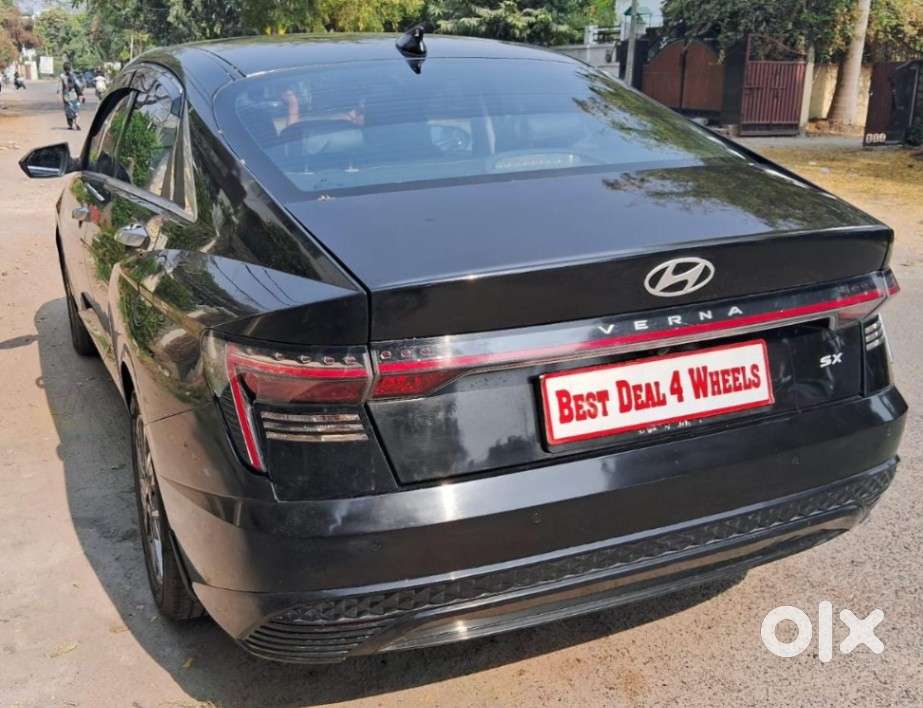 Hyundai Verna 1.5 Sx Ivt, 2024, Petrol