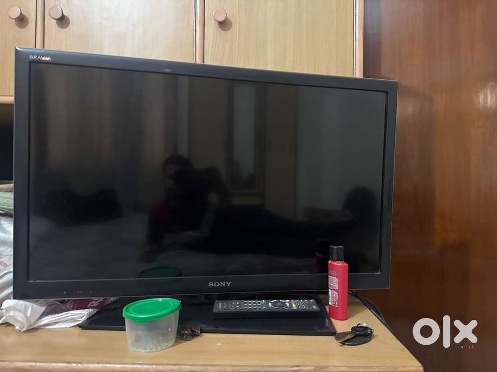 Sony bravia 32 inch LCD TV