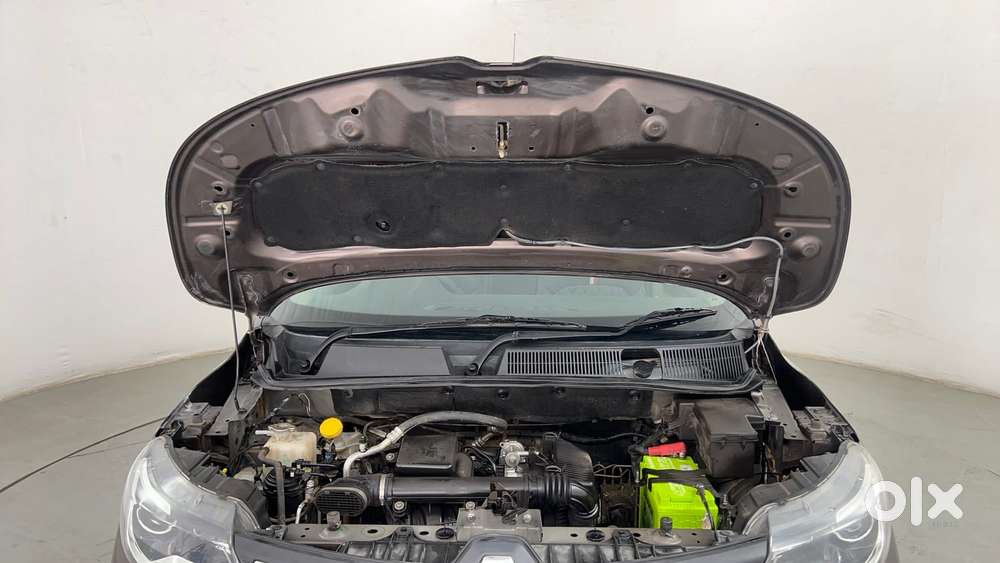 Renault Triber Rxz, 2023, Petrol