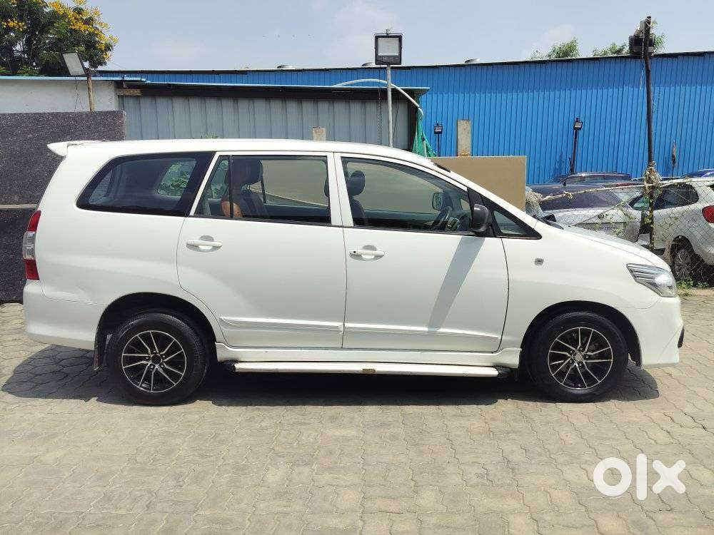 Toyota Innova 2.5 G (diesel) 7 Seater Bs Iv, 2014, Diesel