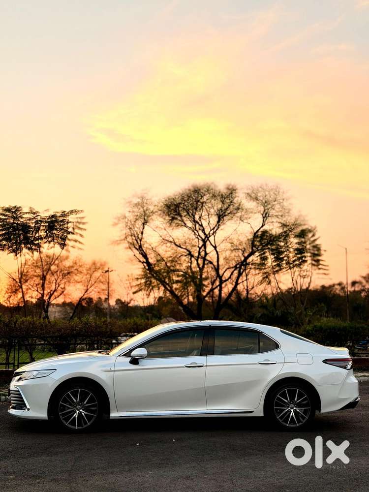 Toyota Camry Hybrid, 2022, Petrol