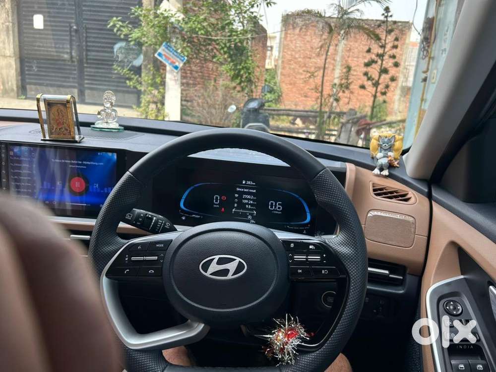 Hyundai Alcazar 2025 Petrol Well Maintained