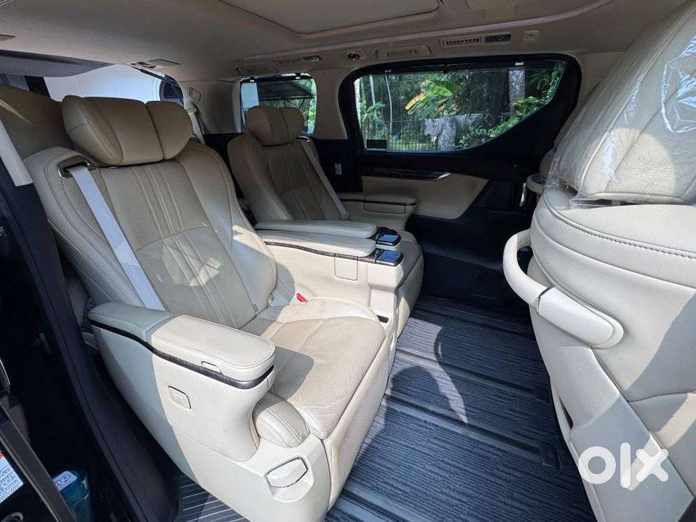 Toyota Vellfire 2.5 Hybrid, 2022, Petrol