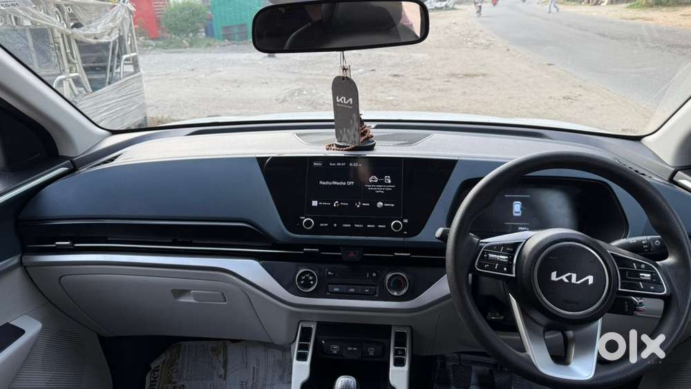 Kia Carens 2025 Petrol Manual