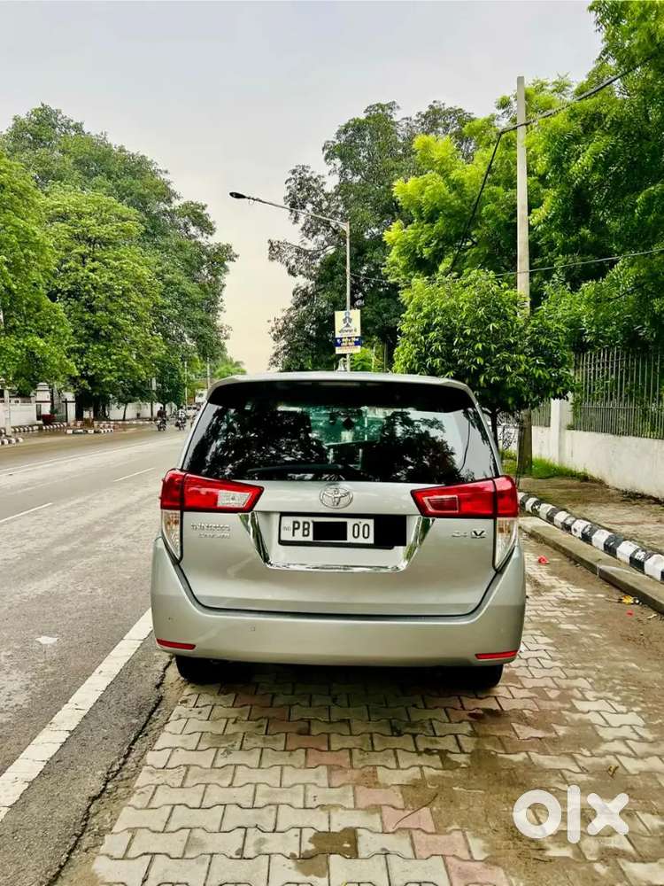 Innova Crysta 2023 1st Onwer Diesel Manual Vip Number Included