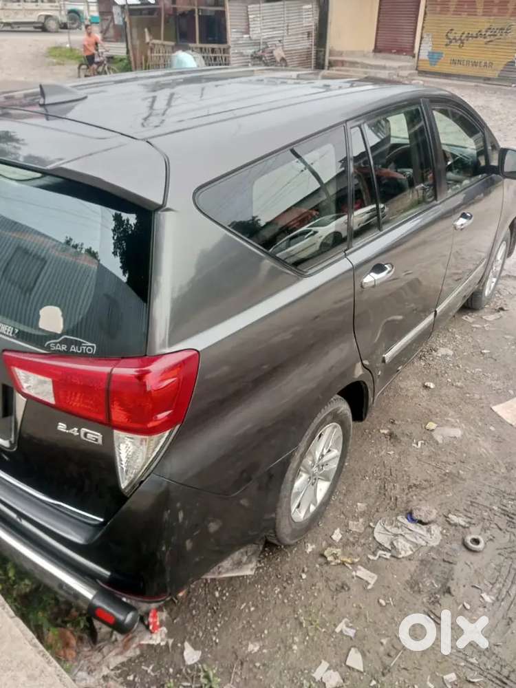 Toyota Innova Crysta 2016