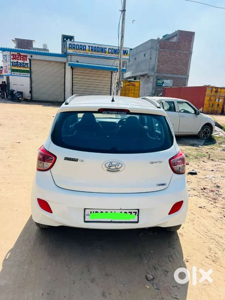 Hyundai Grand I10 Sportz      Modal 2015/16 Diesel 83000 Km Driven
