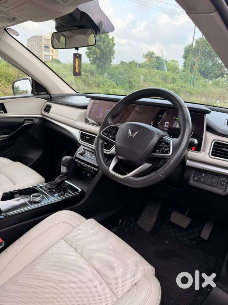 Mahindra Xuv700 2.0 Ax 7 Petrol At Luxury Pack Str, 2023, Diesel