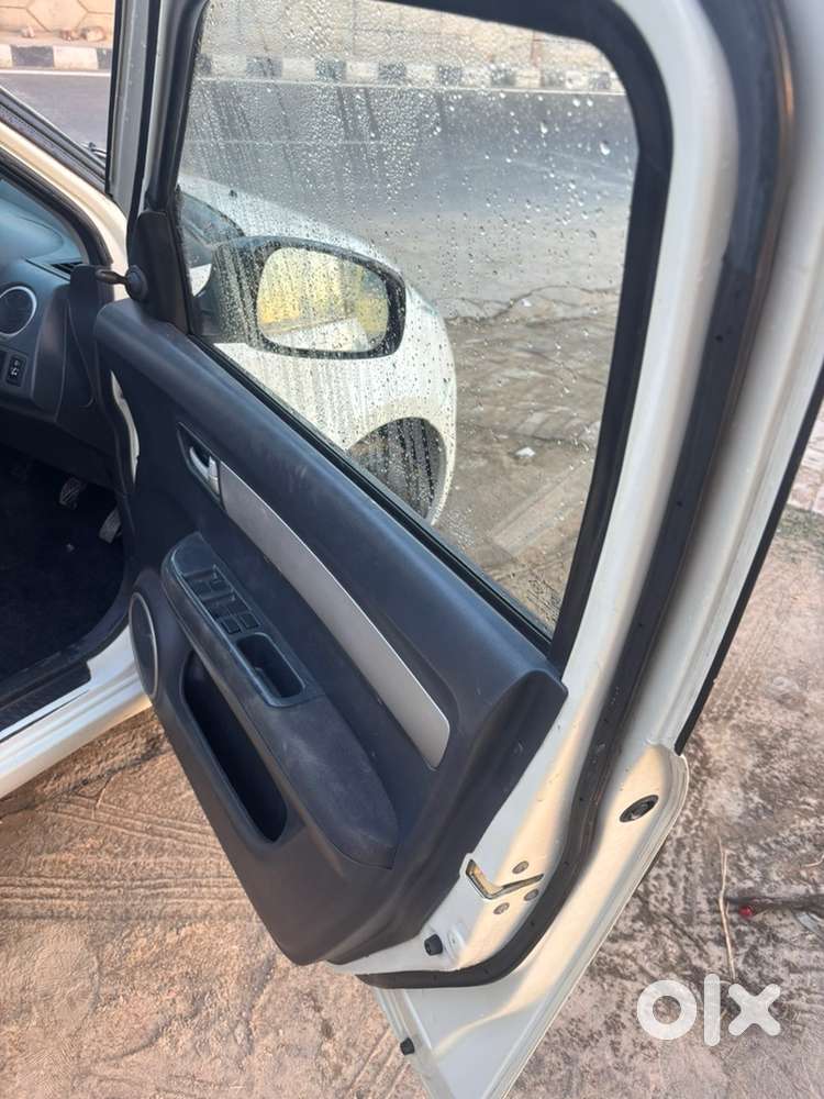 Maruti Suzuki Swift 2011 Petrol 78000 Km Driven