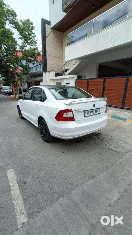 Skoda Rapid 1.6 Mpi At Elegance, 2014, Petrol