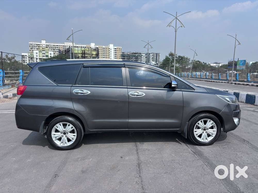 Toyota Innova Crysta