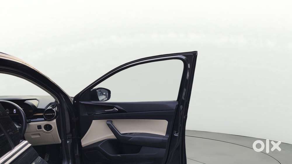Skoda Slavia Style 1.0l Tsi At, 2024, Petrol