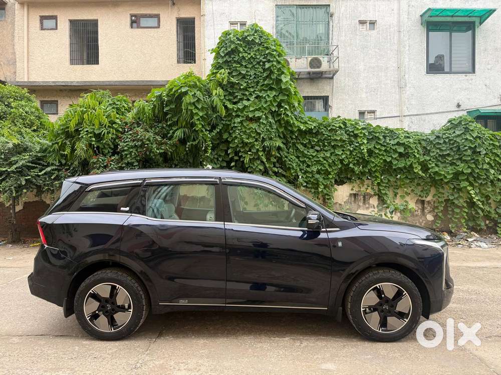 Mahindra Xev9s Others, 2026, Electric