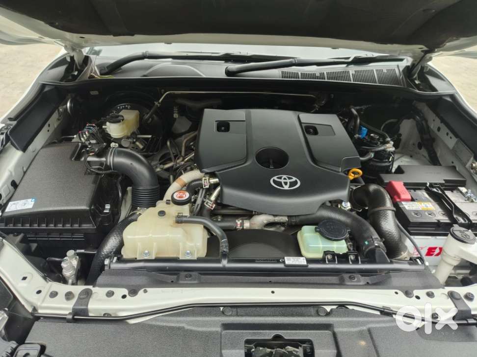 Toyota Innova Crysta 2.8z Automatic, 2019