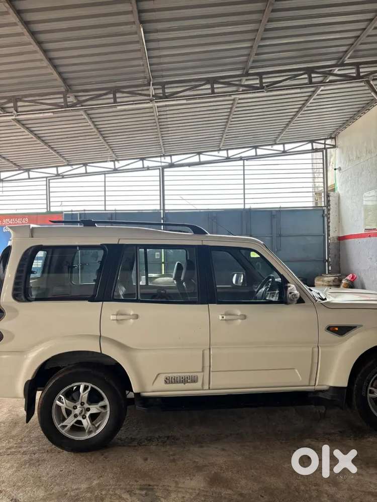 Mahindra Scorpio 2015 Diesel Well Maintained