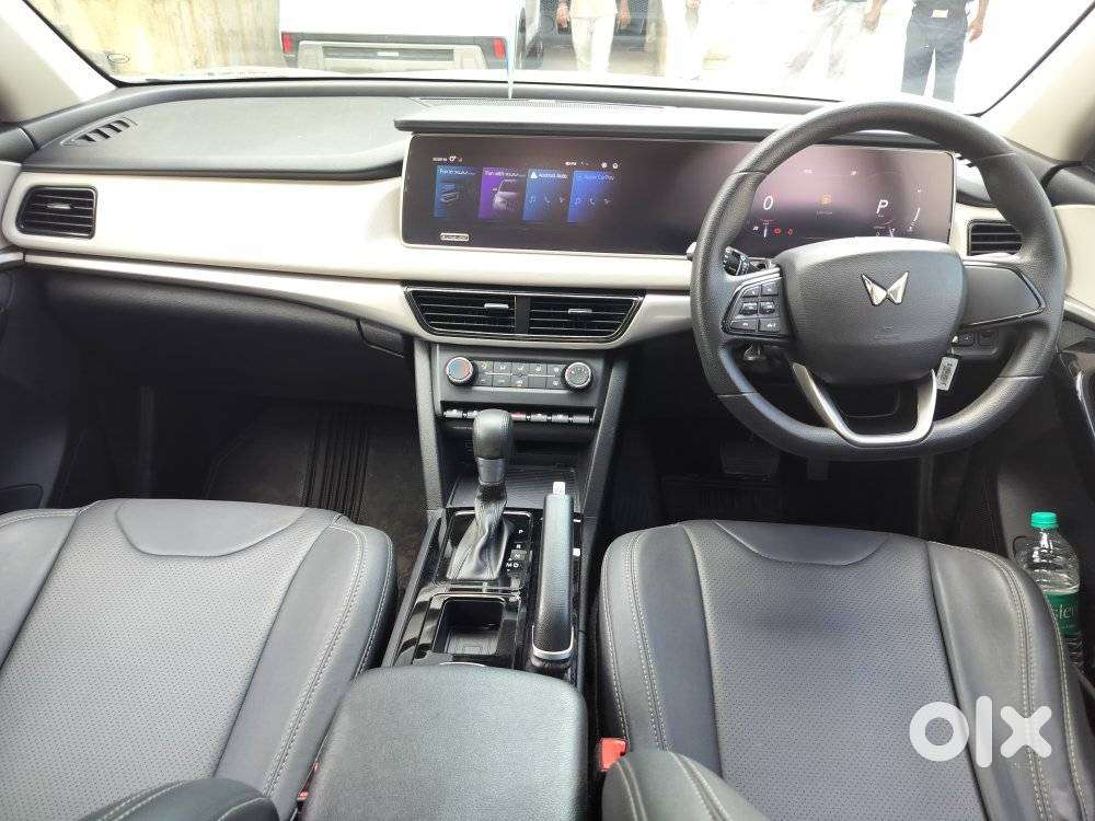 Mahindra Xuv700 2.0 Ax 5 Petrol At Str, 2022, Petrol