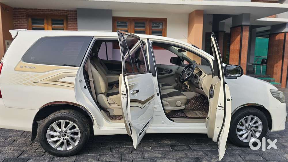 Toyota Innova 2.5 Z 2014