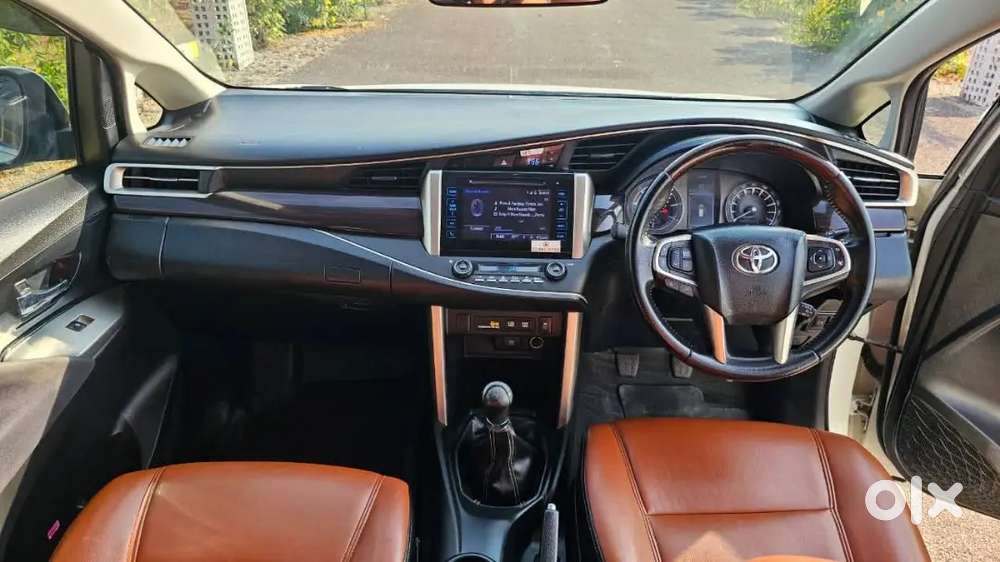 Innova Crysta 2.4 V Mt 7 Str 2020