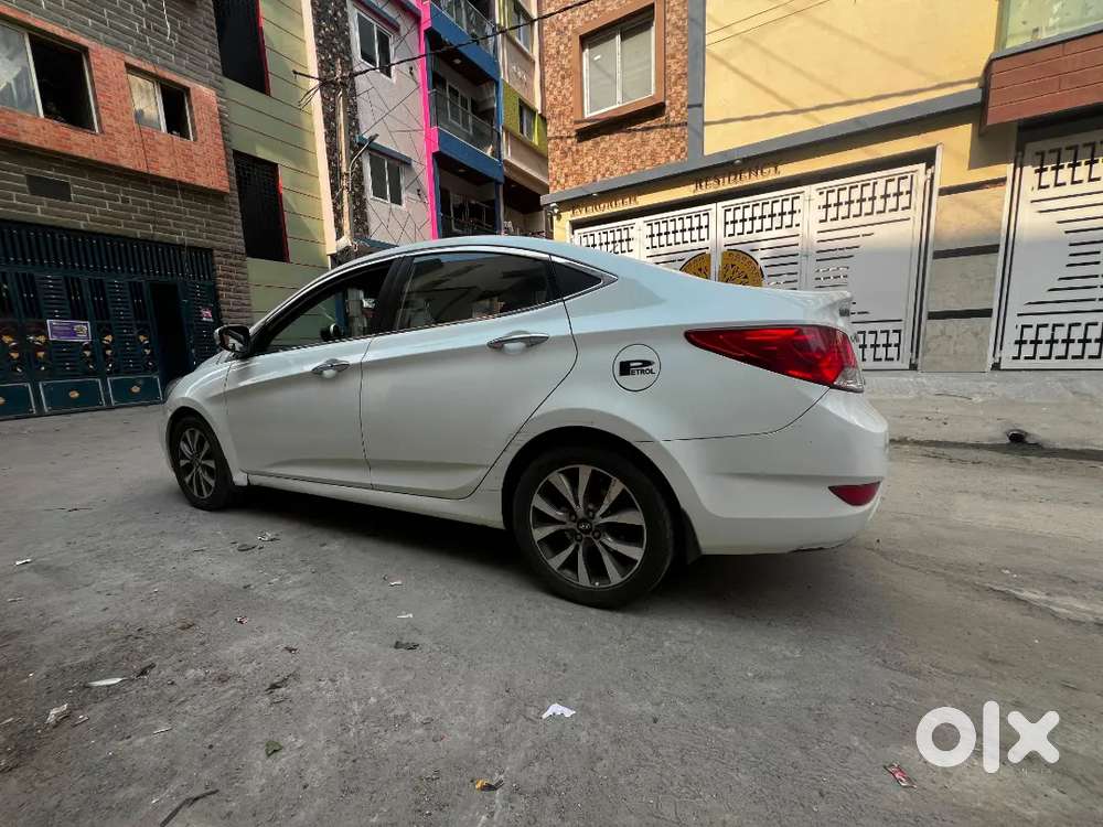 Hyundai Fluidic Verna 2011 Petrol 100000 Km Driven