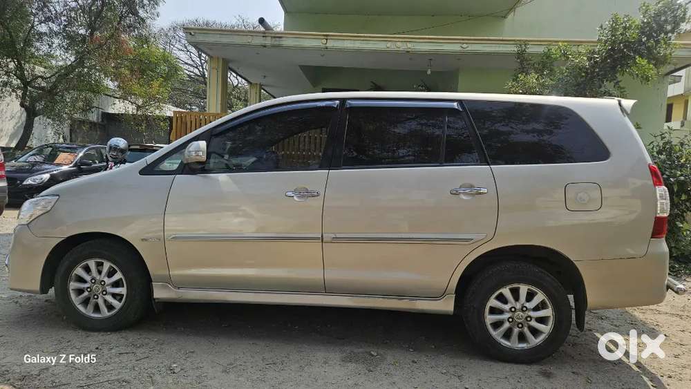 Toyota Innova V 2012 Diesel 8 Seater