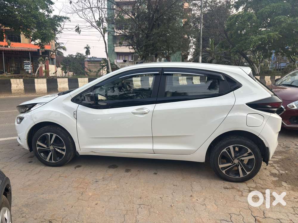 Tata Altroz Xz, 2023, Petrol