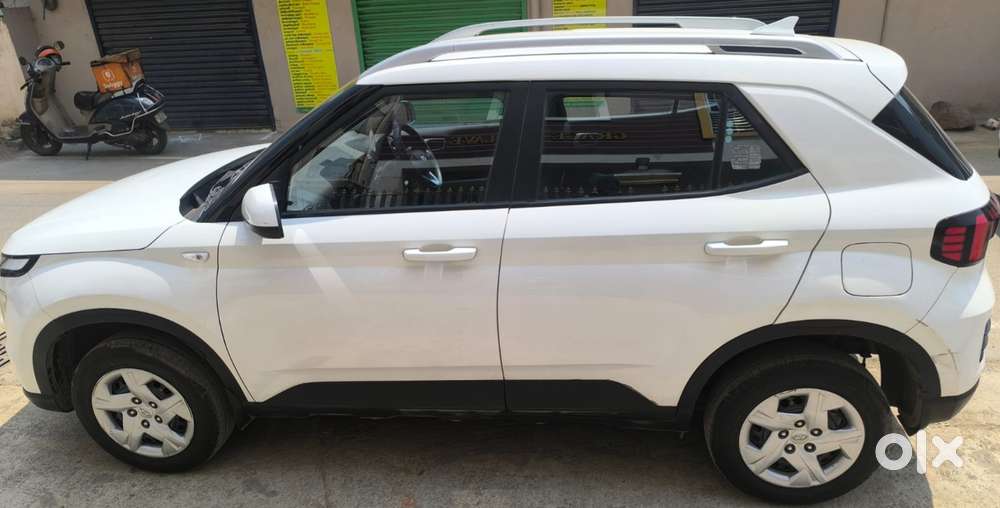 Hyundai Venue S Plus Mt 1.2 Kappa, 2022, Petrol