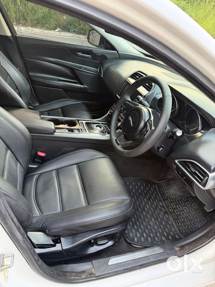 Jaguar Xe Prestige, 2018, Petrol