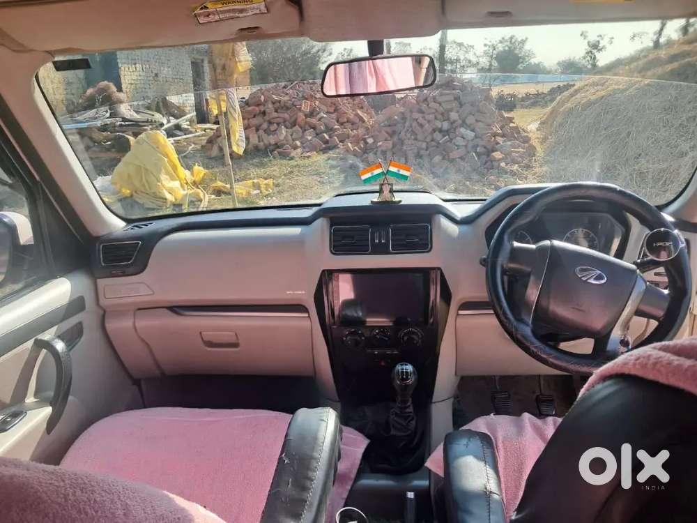 Mahindra Scorpio 1.99 S8 2015