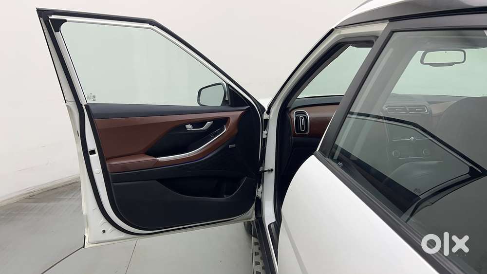 Hyundai Alcazar 2.0 Signature (o) Petrol At 6 Str, 2022, Petrol