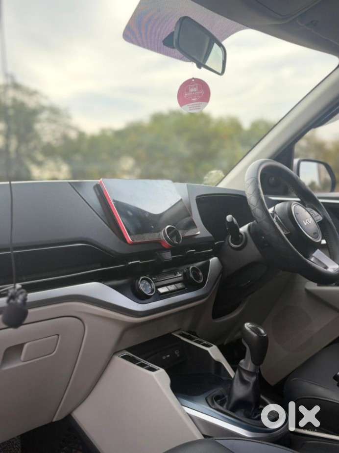 Kia Carens 1.4 Premium 7 Str, 2023, Petrol