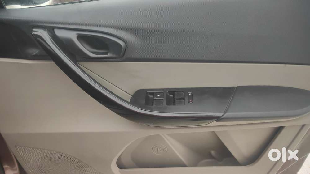 Tata Tiago 1.2 Revotron Xza, 2018, Petrol
