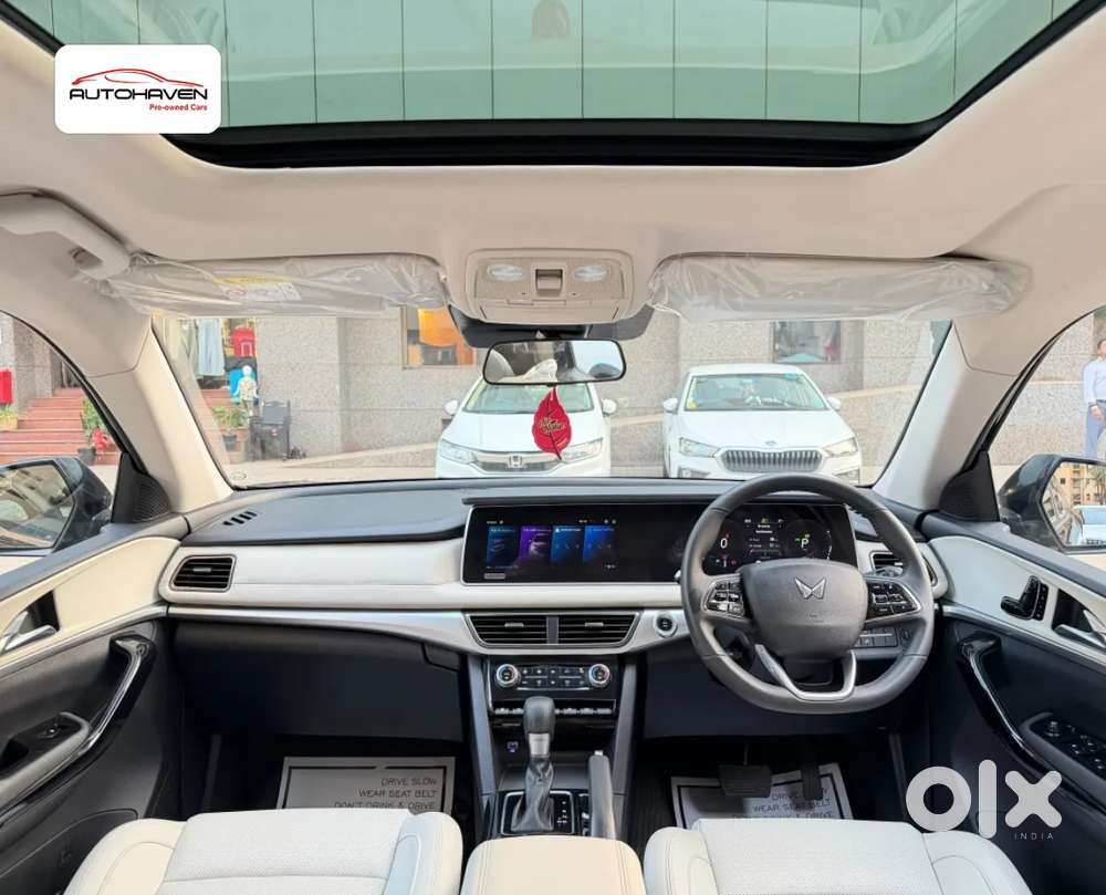 Mahindra Xuv700 2.0 Ax 7 Petrol At Str, 2022, Petrol