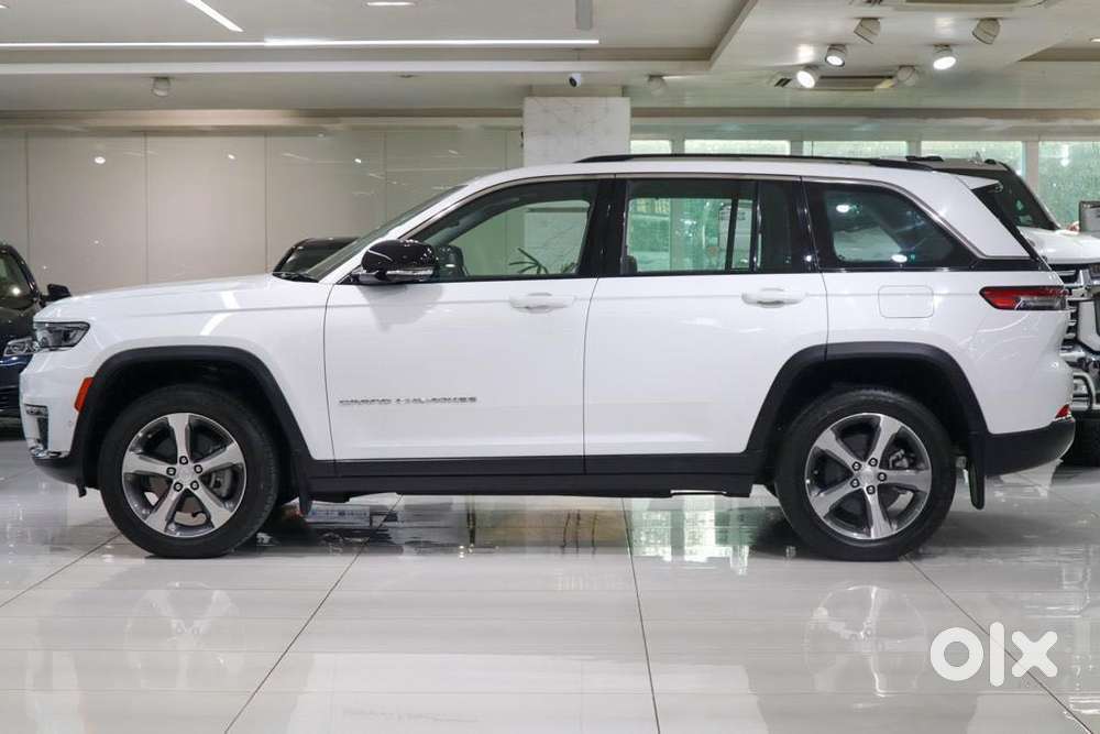 Jeep Grand Cherokee Limited (o) 4x4 At, 2022, Petrol