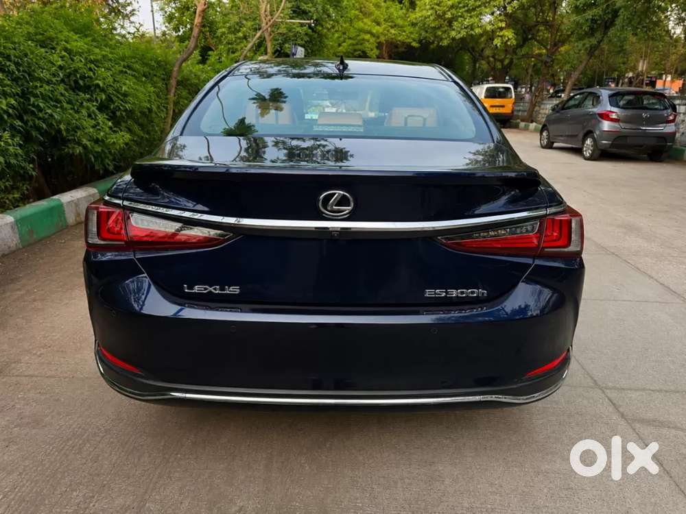Lexus Es, 2025, Petrol