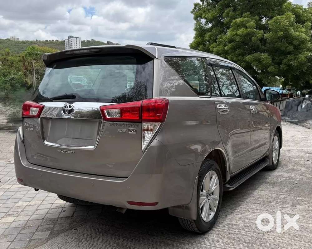 Toyota Innova Crysta 2.8 Zx At 7 Seater, 2016, Diesel