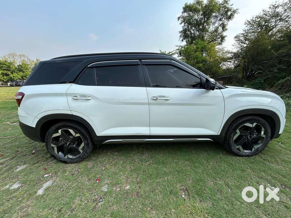 Hyundai Alcazar Signature (o) 7 Seater 1.5 Diesel At Adventure Dual ..