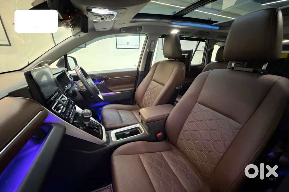 Toyota Innova Hycross 2.0 Zx (o) Hybrid 7 Str, 2024, Petrol