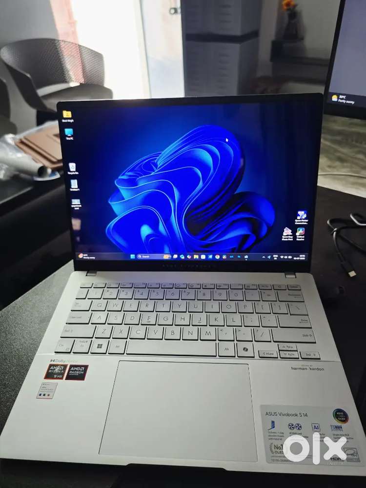 Asus Vivobook 14 Laptops With Ryzen 4000 Month Old Asus Zenbook