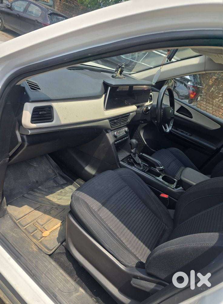Mahindra Xuv700 2.2 Ax 5 Diesel At 7 Str, 2024, Diesel