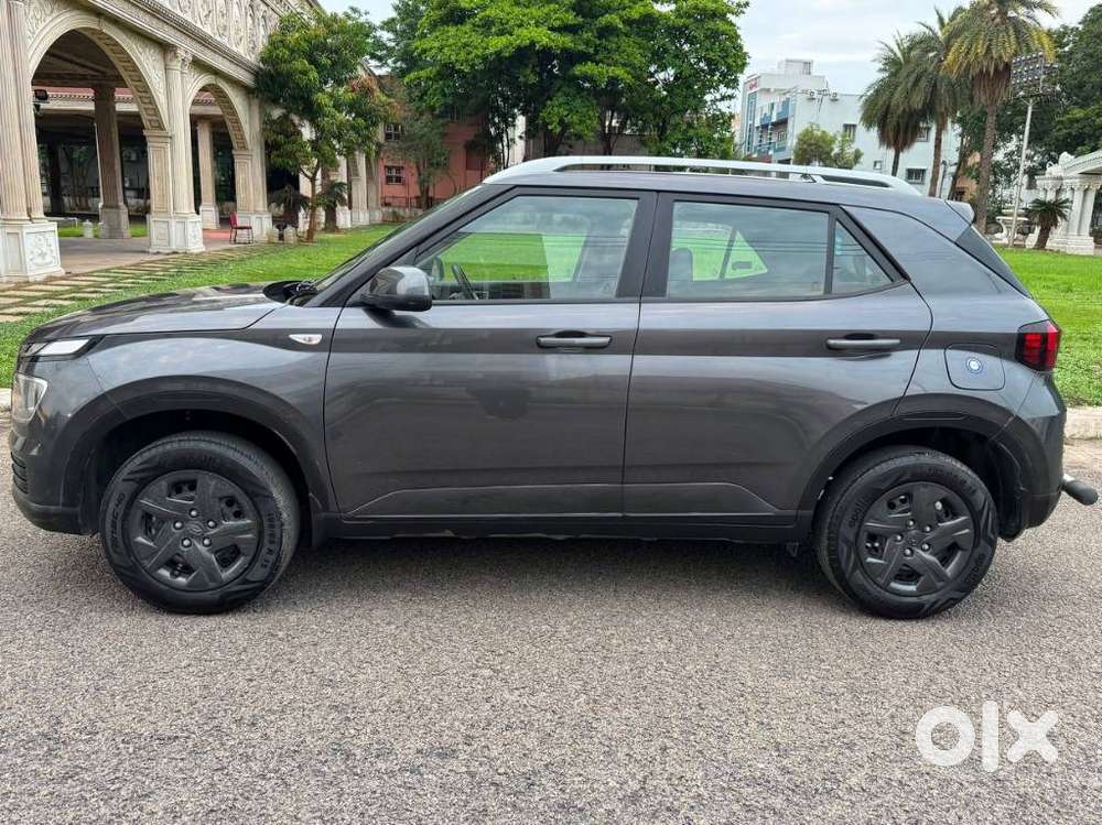 Hyundai Venue S 1.2 Petrol, 2023, Petrol