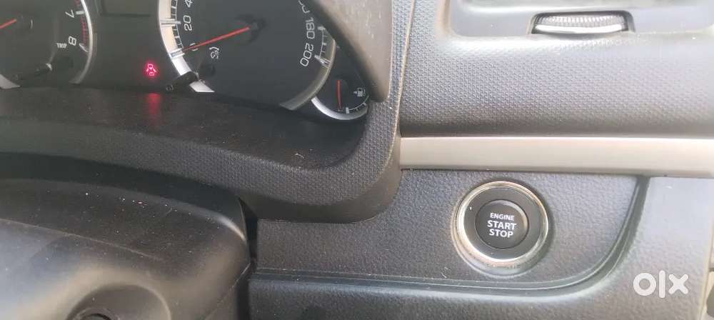 Maruti Suzuki Swift Zxi 2015 టాప్ మోడల్