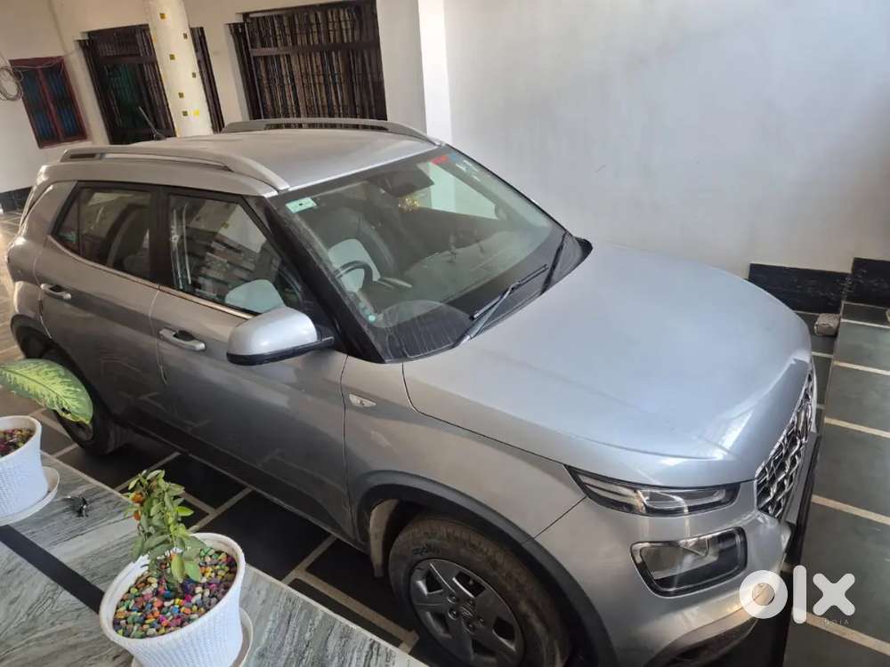 Hyundai Venue 2020 Petrol 62000 Km Driven