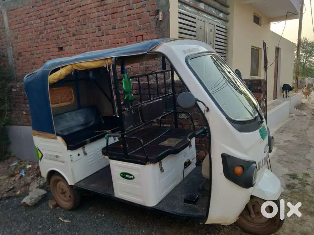 Kinetic Safer E Rikshaw