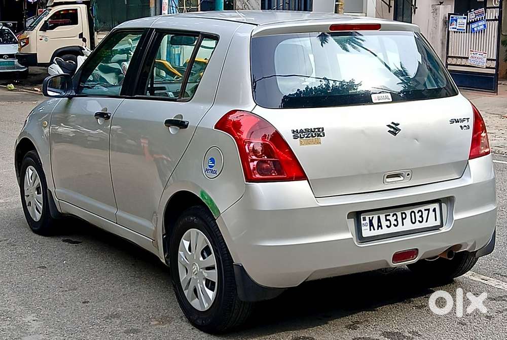 Maruti Suzuki Swift Vxi + Manual, 2010, Petrol