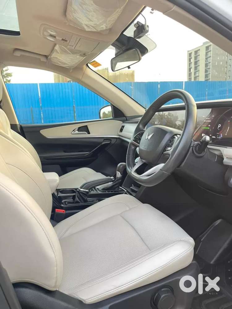 Mahindra Xuv700 2.2 Ax 7 Diesel At Luxury Pack Str, 2024, Diesel