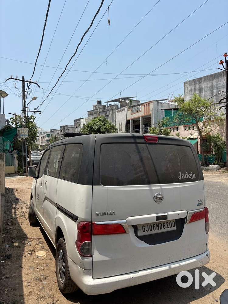 Nissan Evalia 2013 Diesel 160000 Km Driven